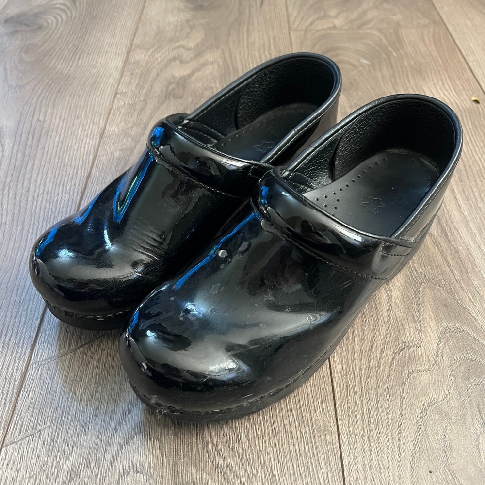 Dansko Professional Black Patent Leather Clogs Womens 39 Slip On Shoes